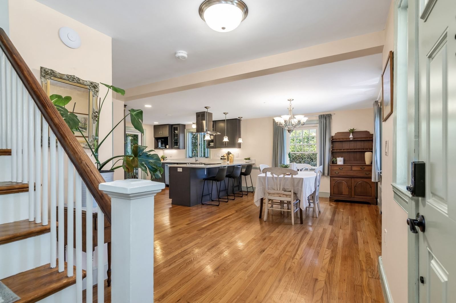 74 Fletcher Rd Woburn — Photo 3 of 42
