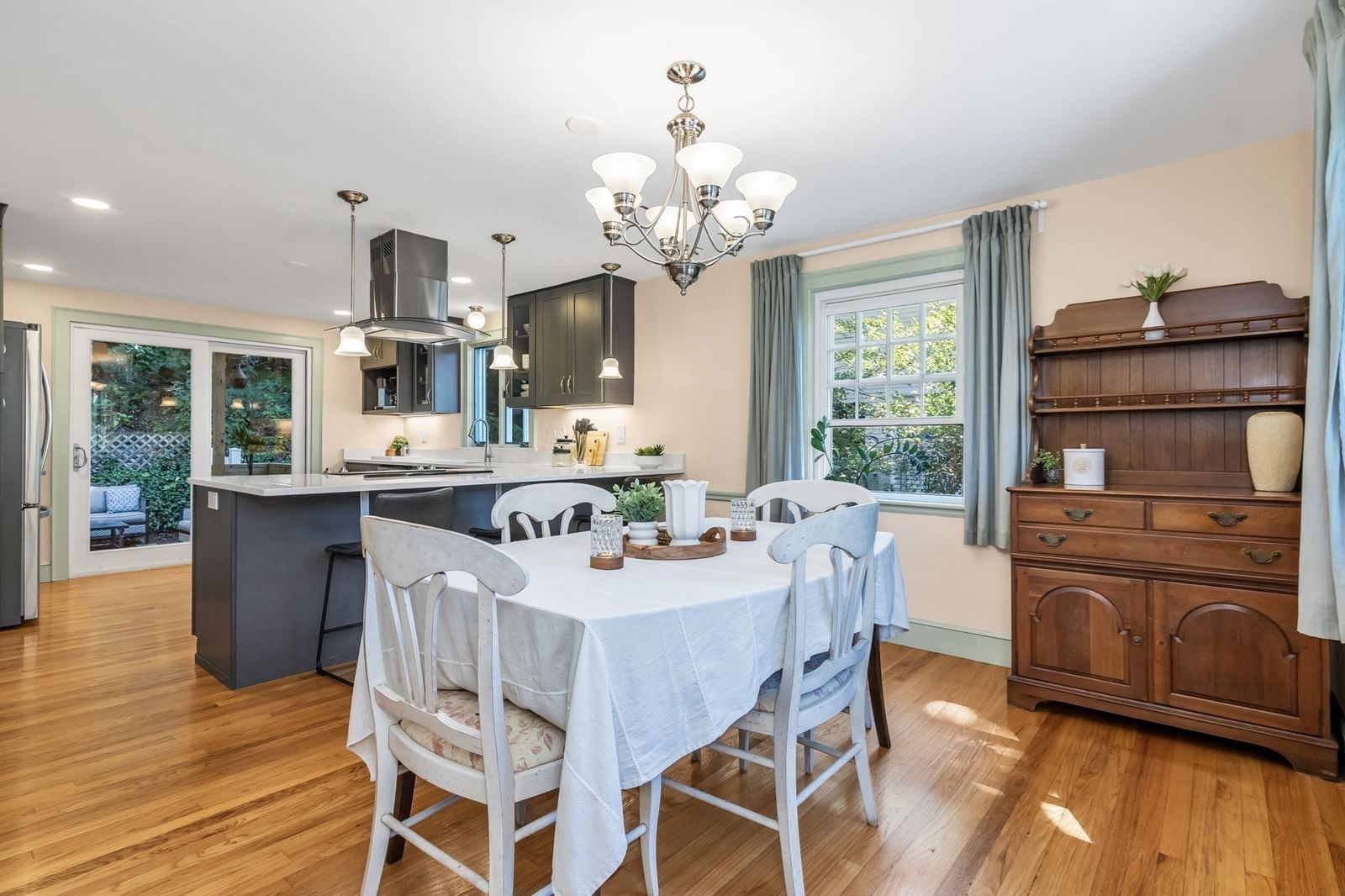 74 Fletcher Rd Woburn — Photo 6 of 42