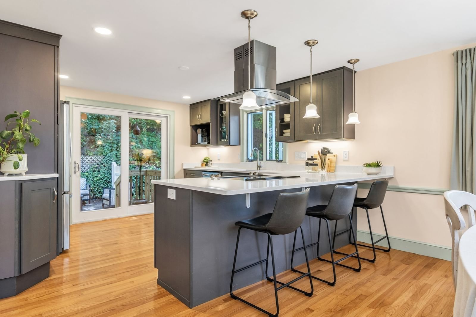 74 Fletcher Rd Woburn — Photo 7 of 42