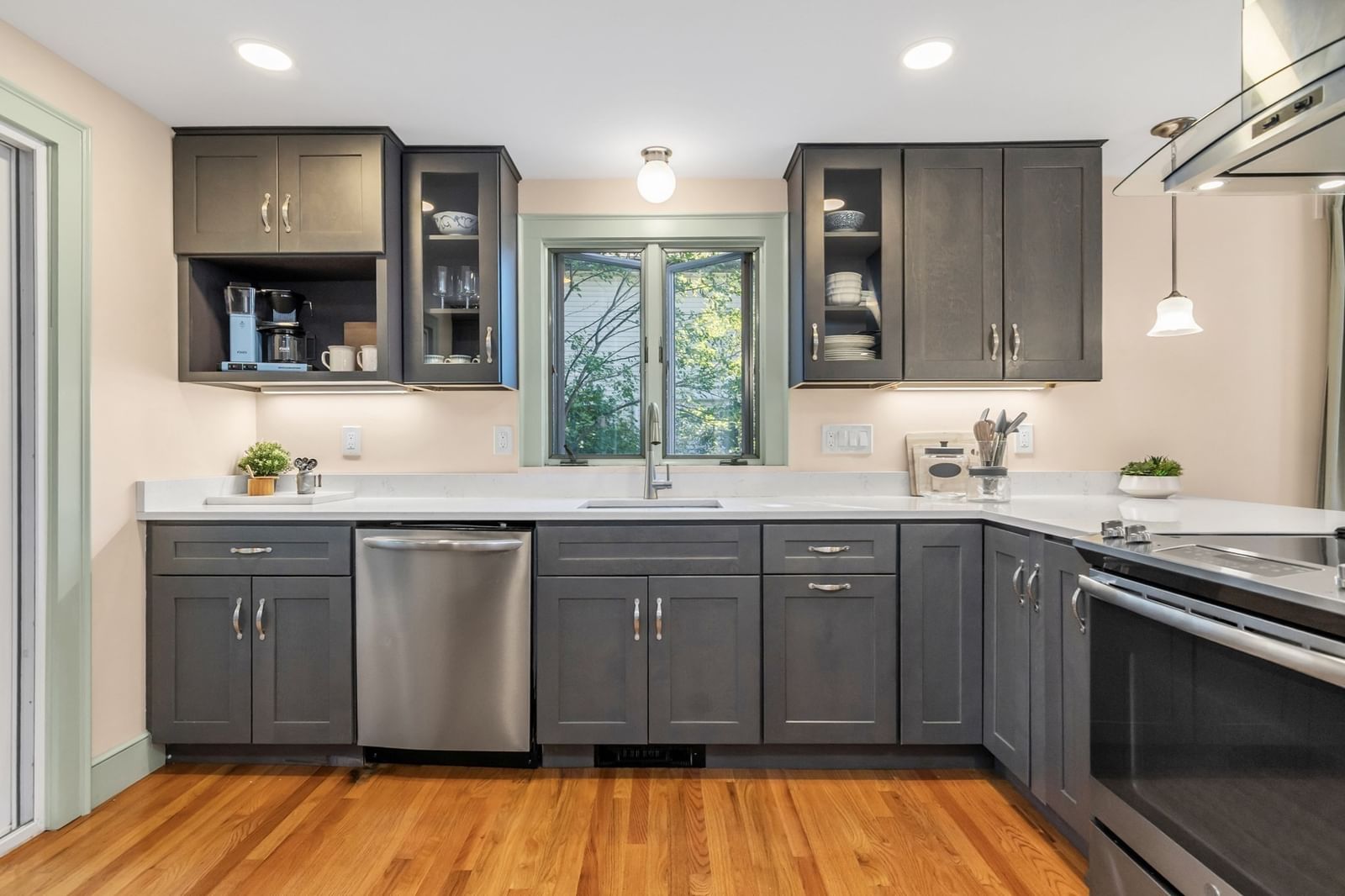 74 Fletcher Rd Woburn — Photo 9 of 42