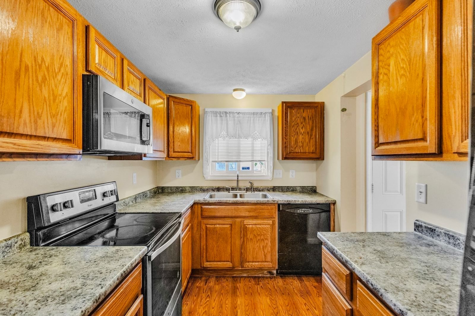 162 High St Fitchburg — Photo 7 of 29