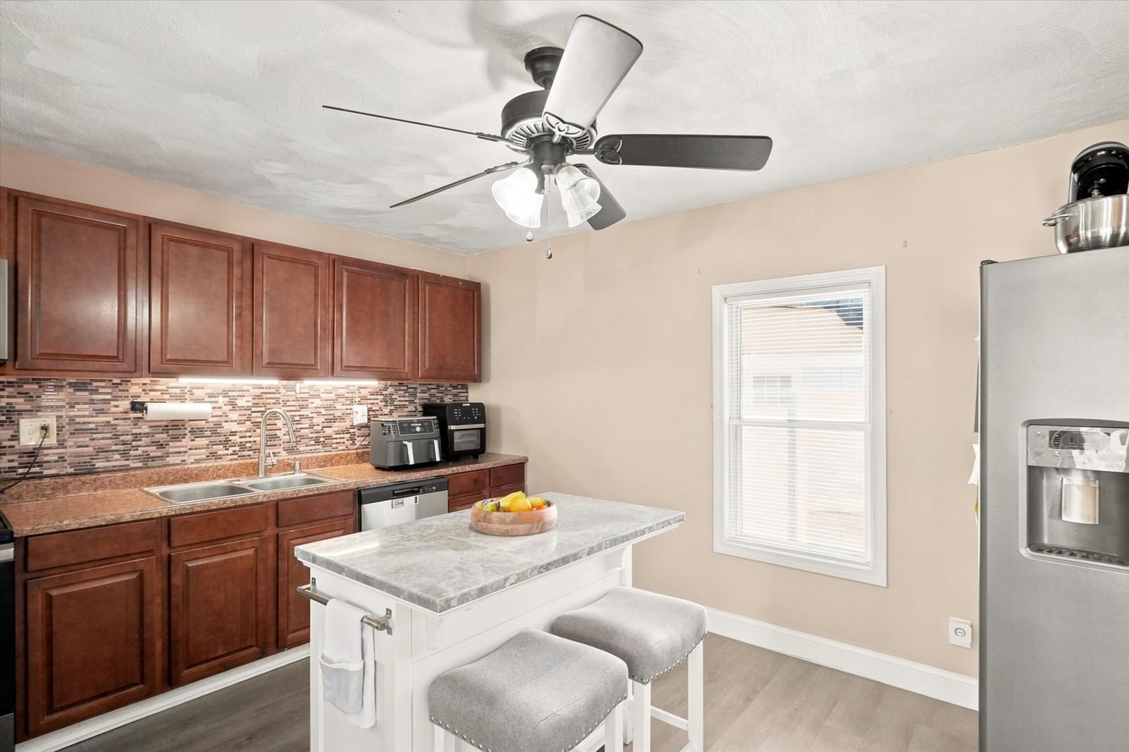 48 Jewett Street Lowell — Photo 3 of 42