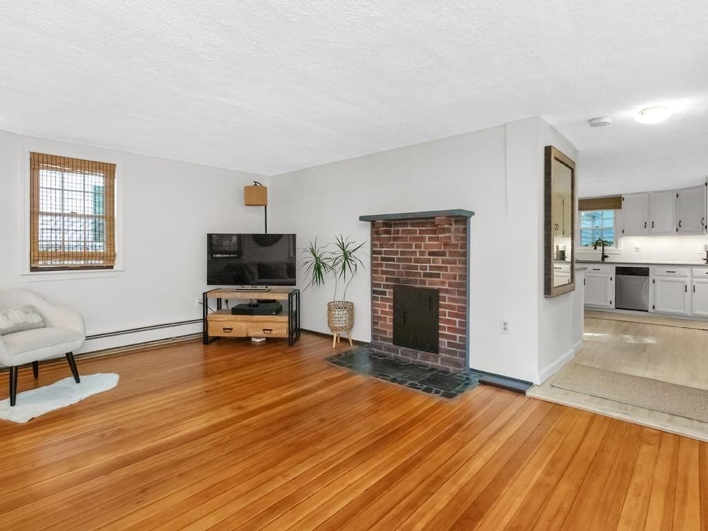 42 Newton Street Waltham — Photo 11 of 35