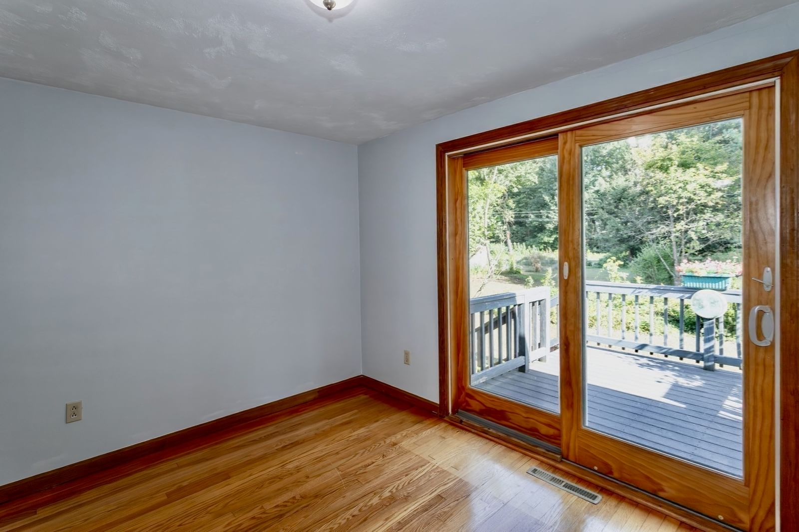 71 Birch Bluffs Drive Westfield — Photo 16 of 35