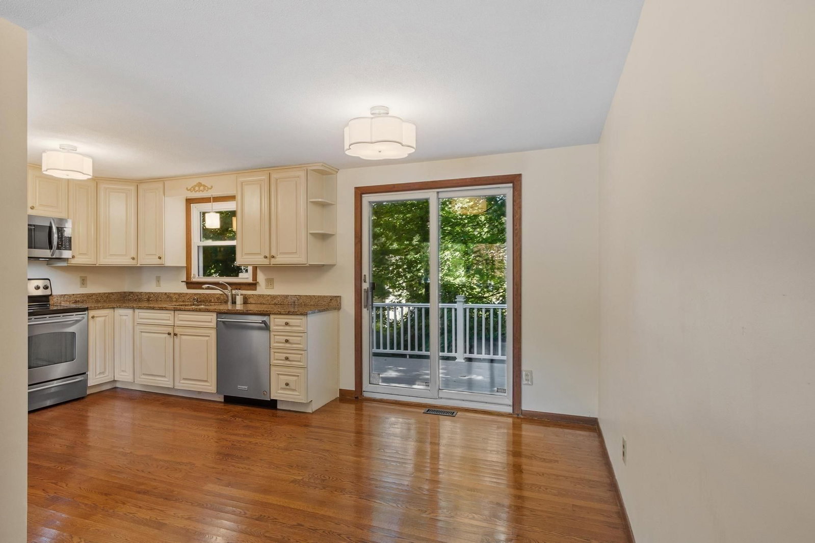 7 Gaywood Cir Peabody — Photo 14 of 38