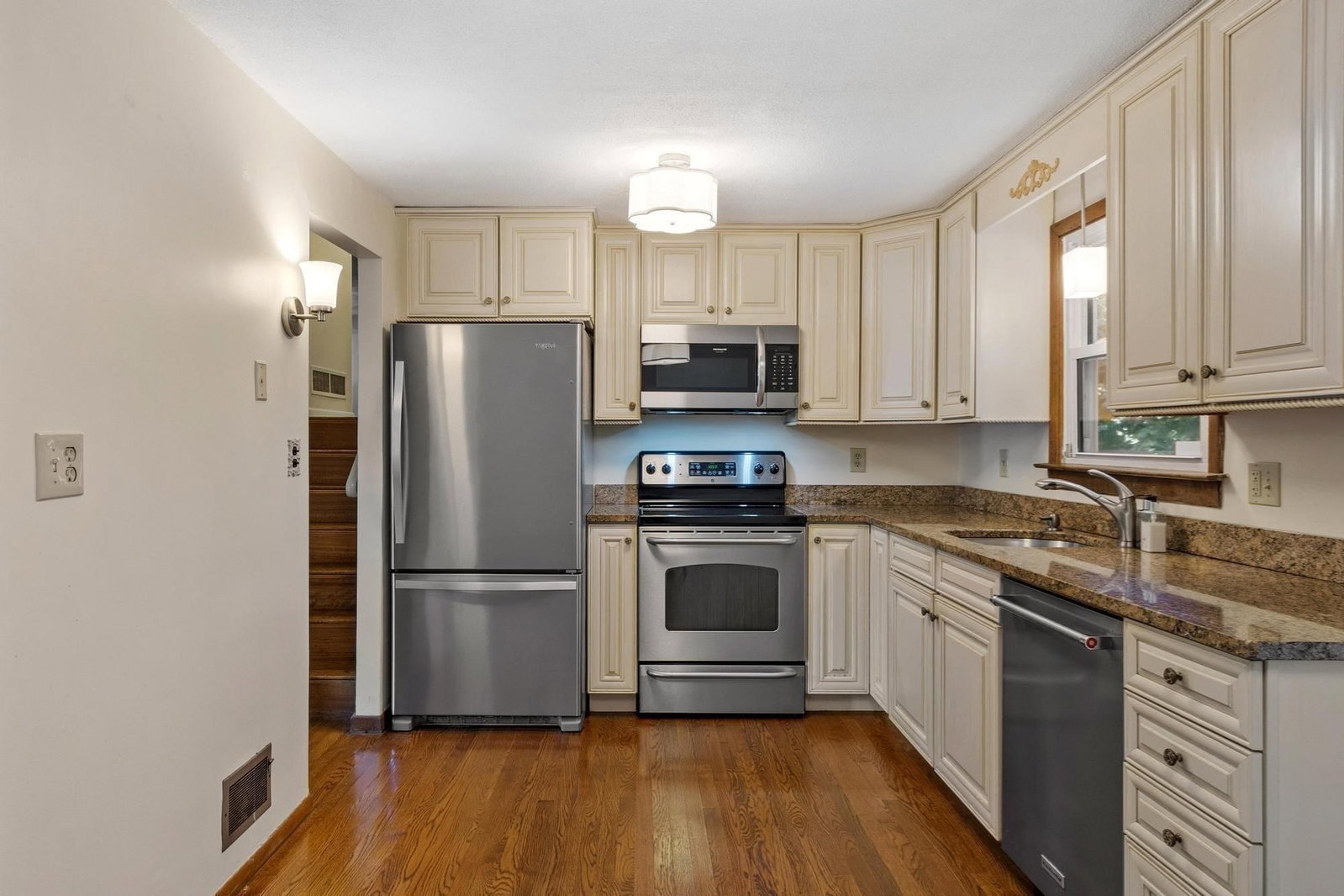 7 Gaywood Cir Peabody — Photo 16 of 38