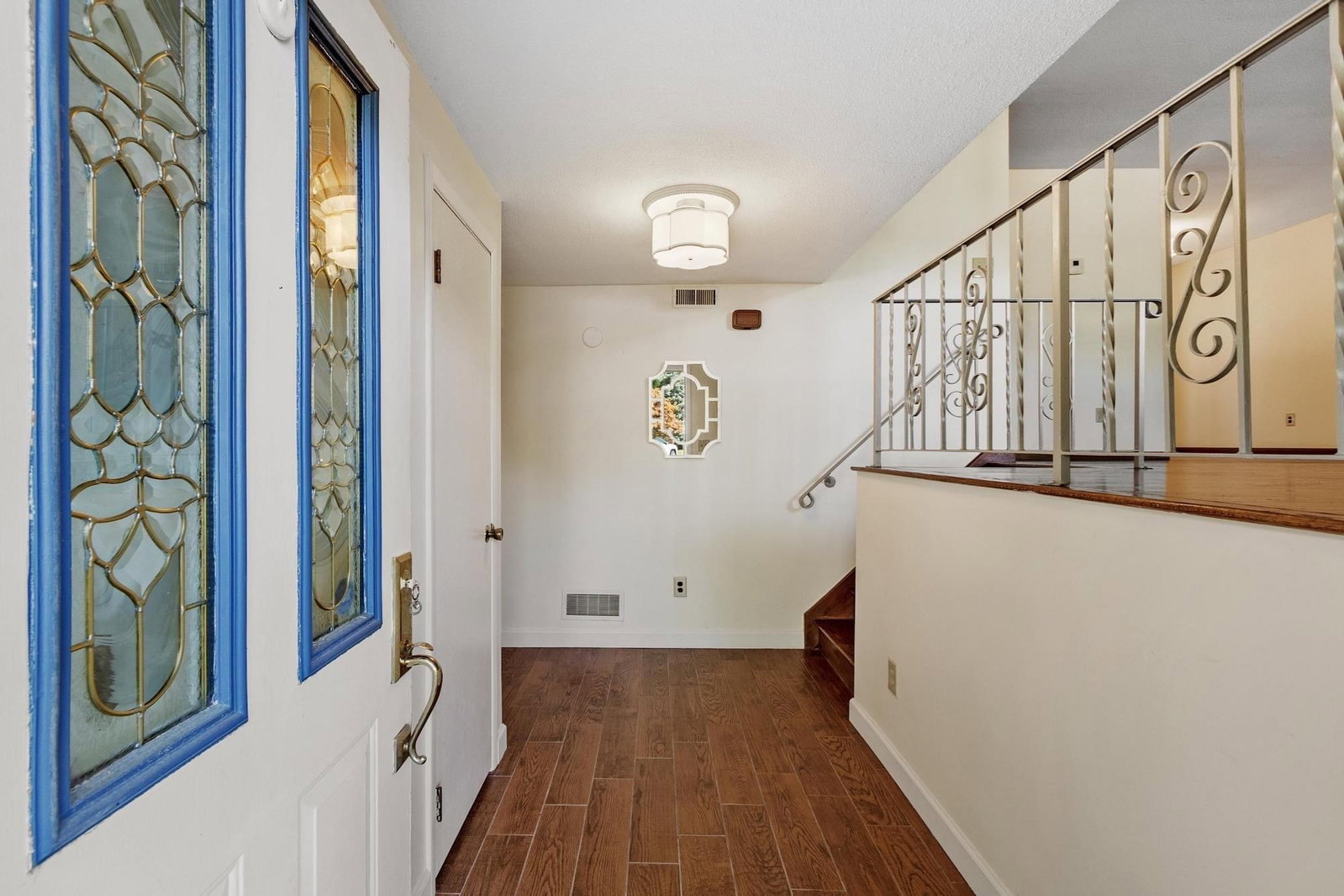 7 Gaywood Cir Peabody — Photo 3 of 38