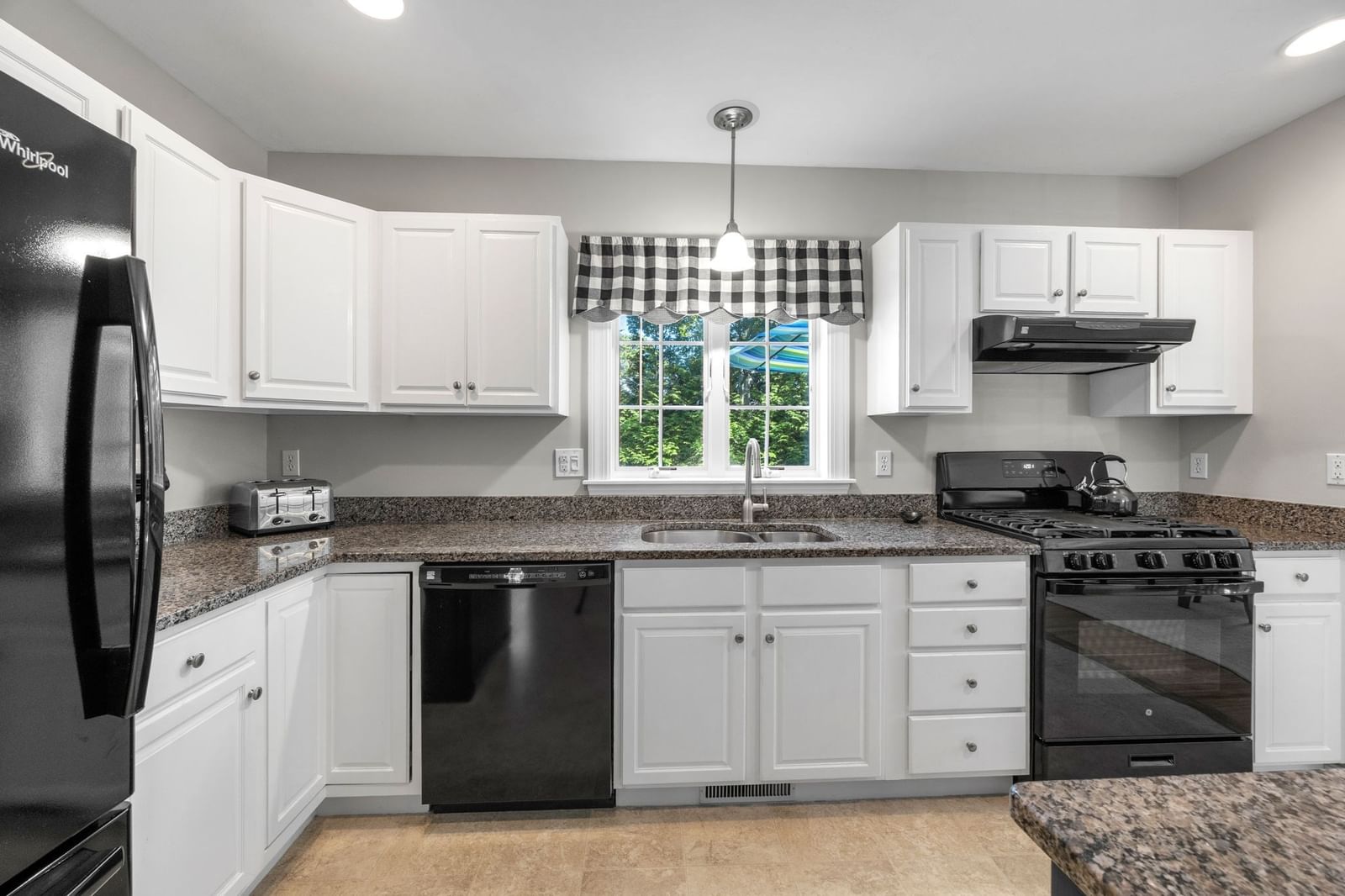 12 Coastal Ln Barnstable — Photo 10 of 42