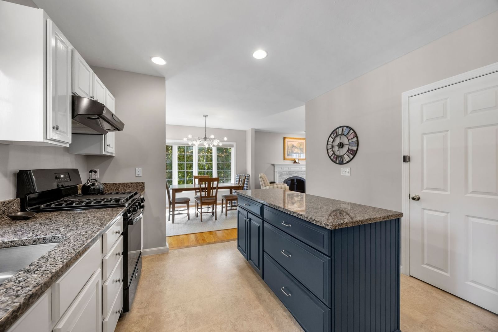 12 Coastal Ln Barnstable — Photo 11 of 42