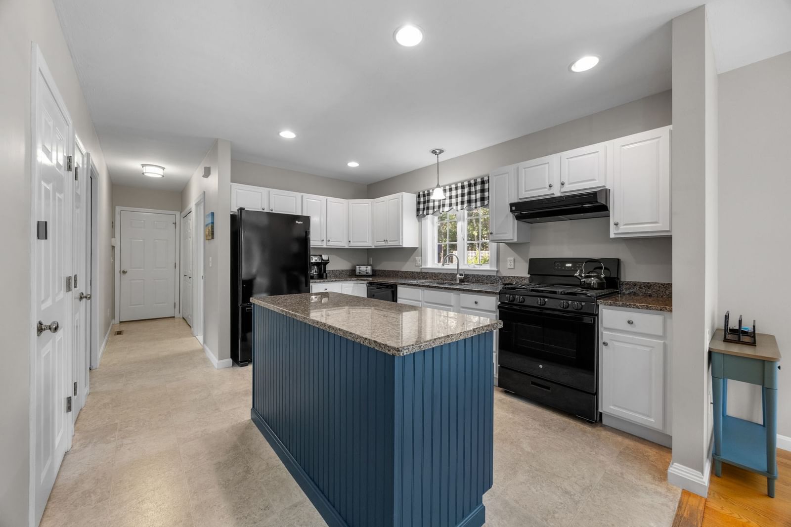 12 Coastal Ln Barnstable — Photo 9 of 42