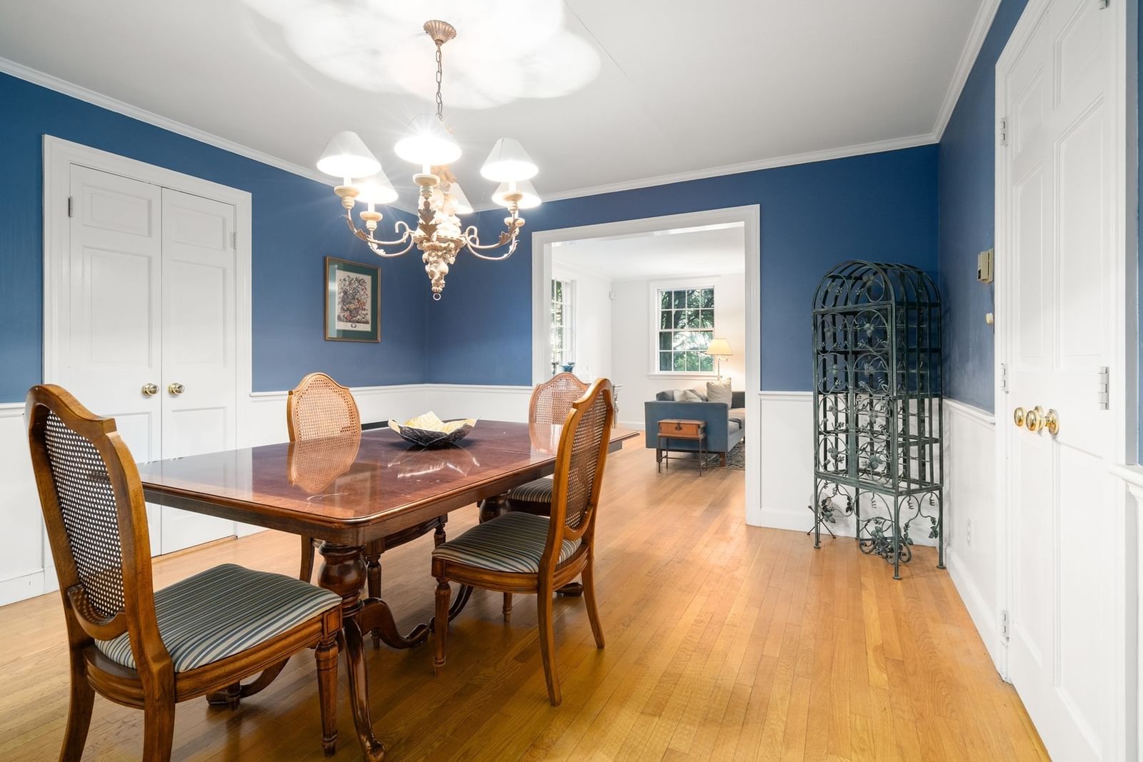 24 Cliff Road Wellesley — Photo 4 of 13