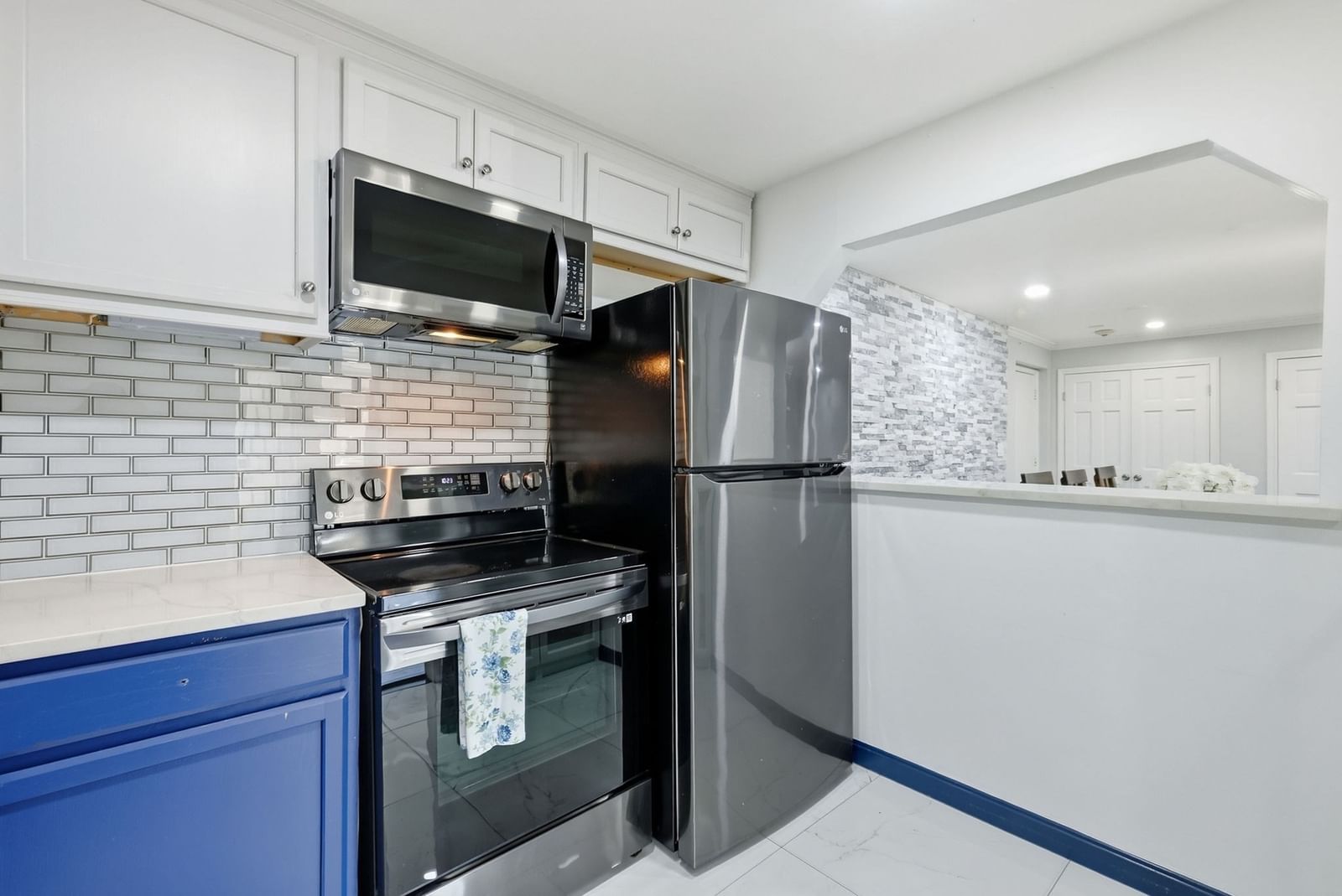 9 Weld St #31 Framingham — Photo 3 of 42