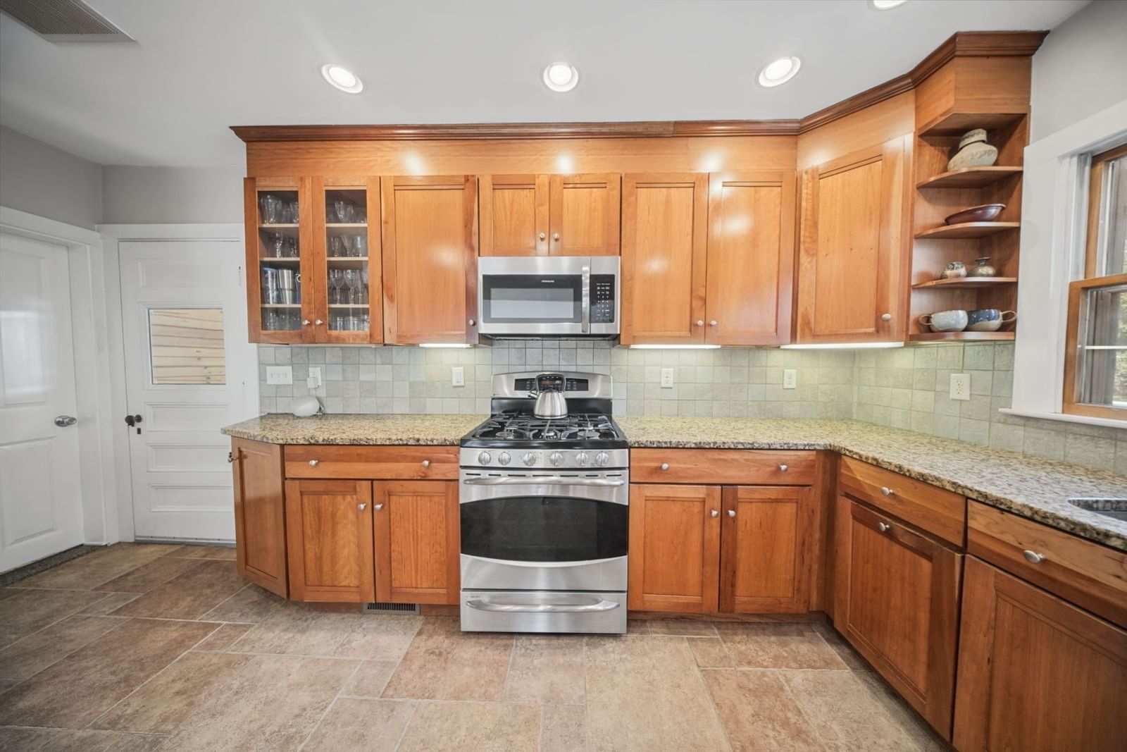 745 Williams St Dighton — Photo 7 of 42