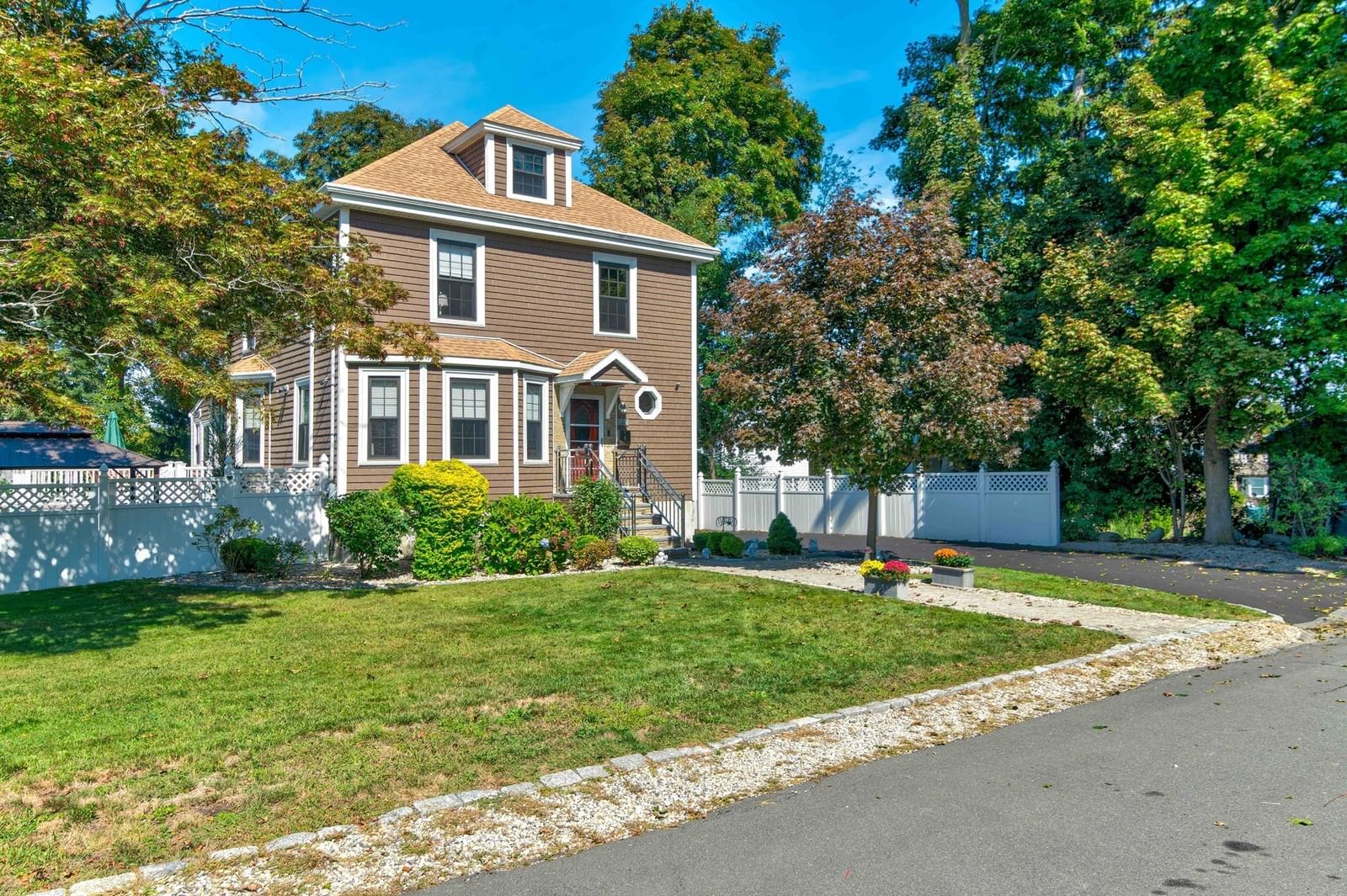 22 Wilson Ave Braintree — Photo 3 of 42