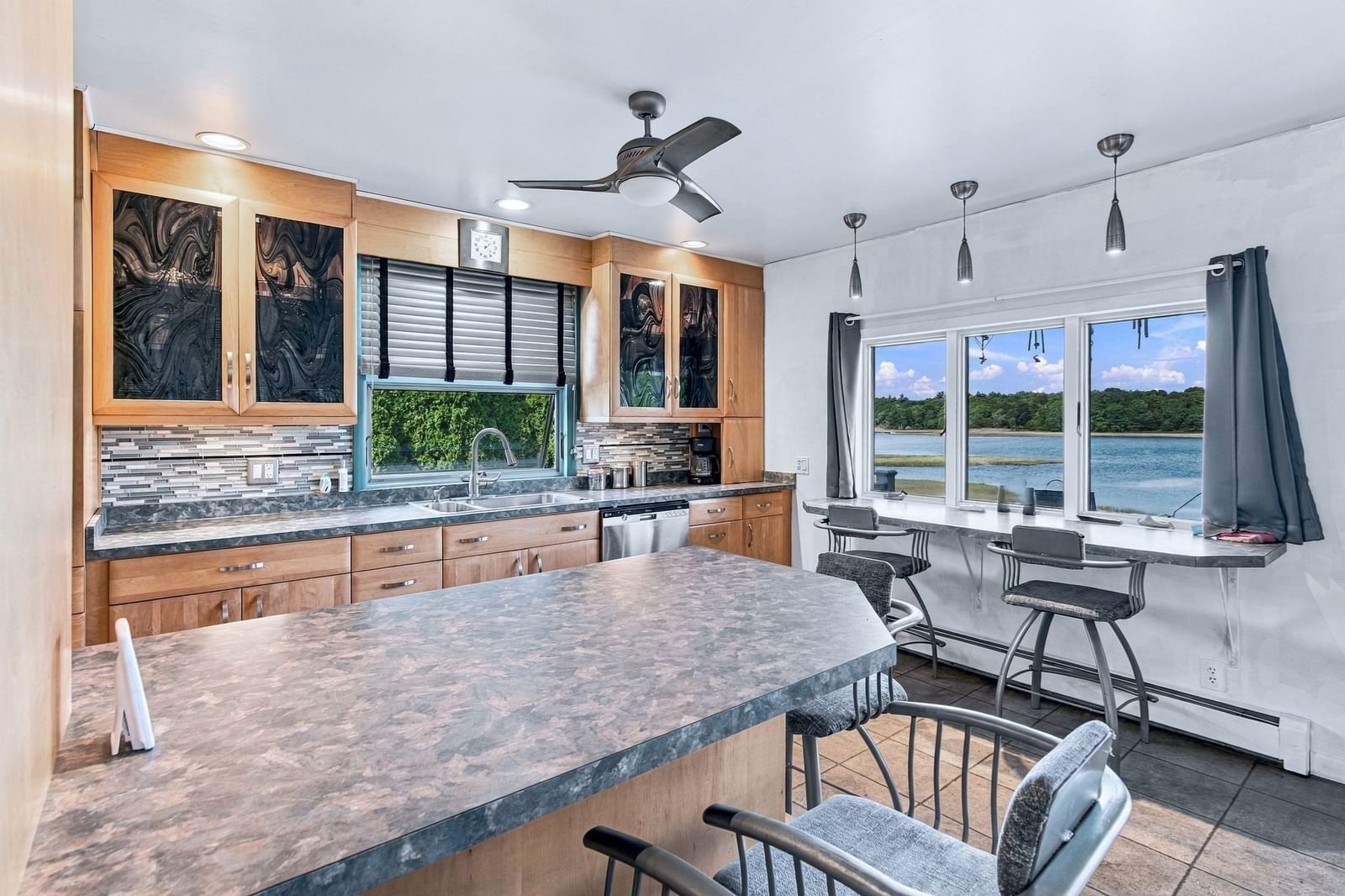 28 Arlington Rd Wareham — Photo 13 of 42