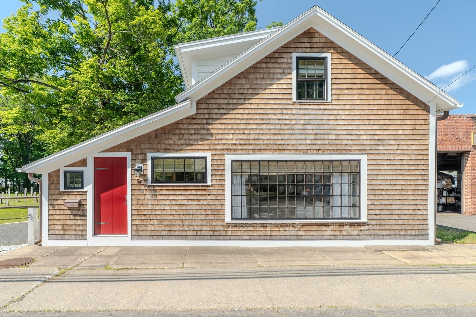 Property at 14 Sugarloaf St, Deerfield, MA 01373