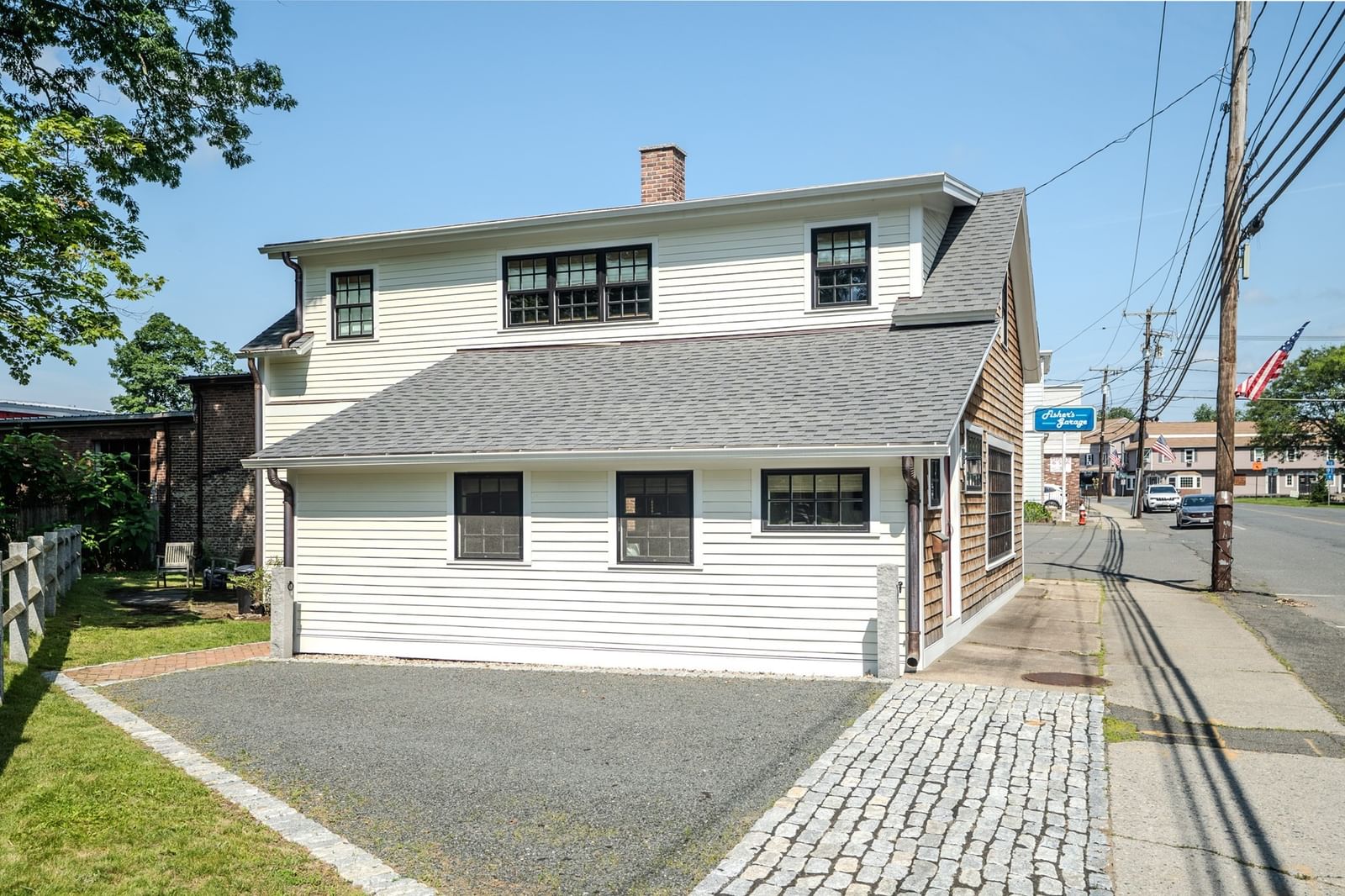 14 Sugarloaf St Deerfield — Photo 2 of 29