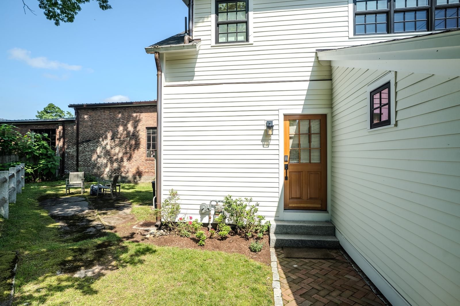 14 Sugarloaf St Deerfield — Photo 4 of 29