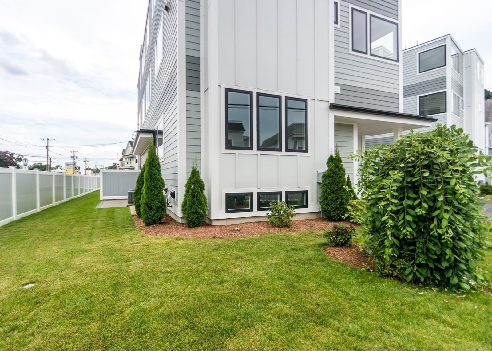 312 Newton Street #1 Waltham — Photo 4 of 39