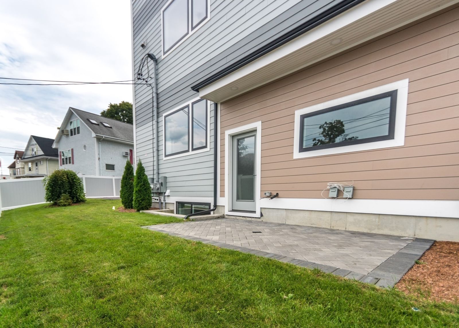 312 Newton Street #1 Waltham — Photo 7 of 39