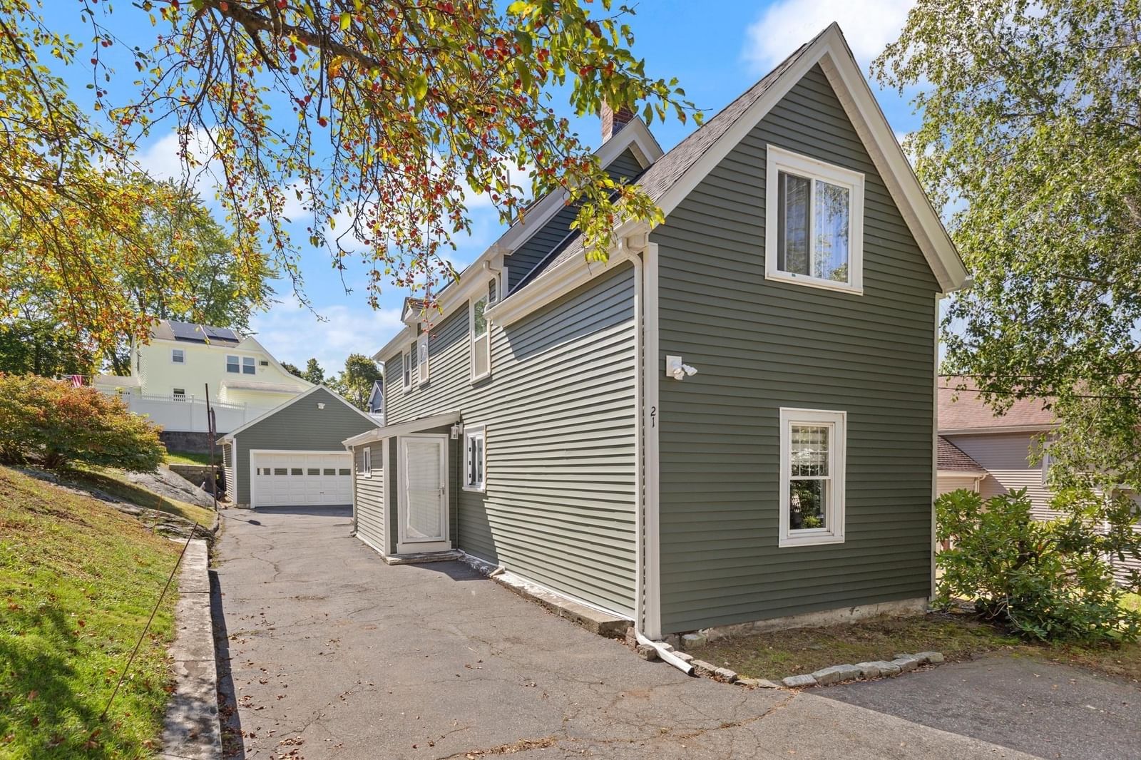 21 Charles St Woburn — Photo 33 of 37