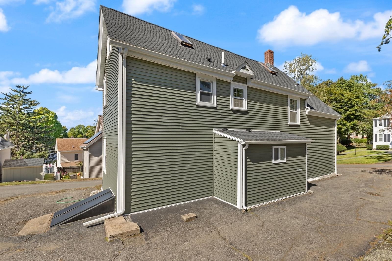 21 Charles St Woburn — Photo 35 of 37