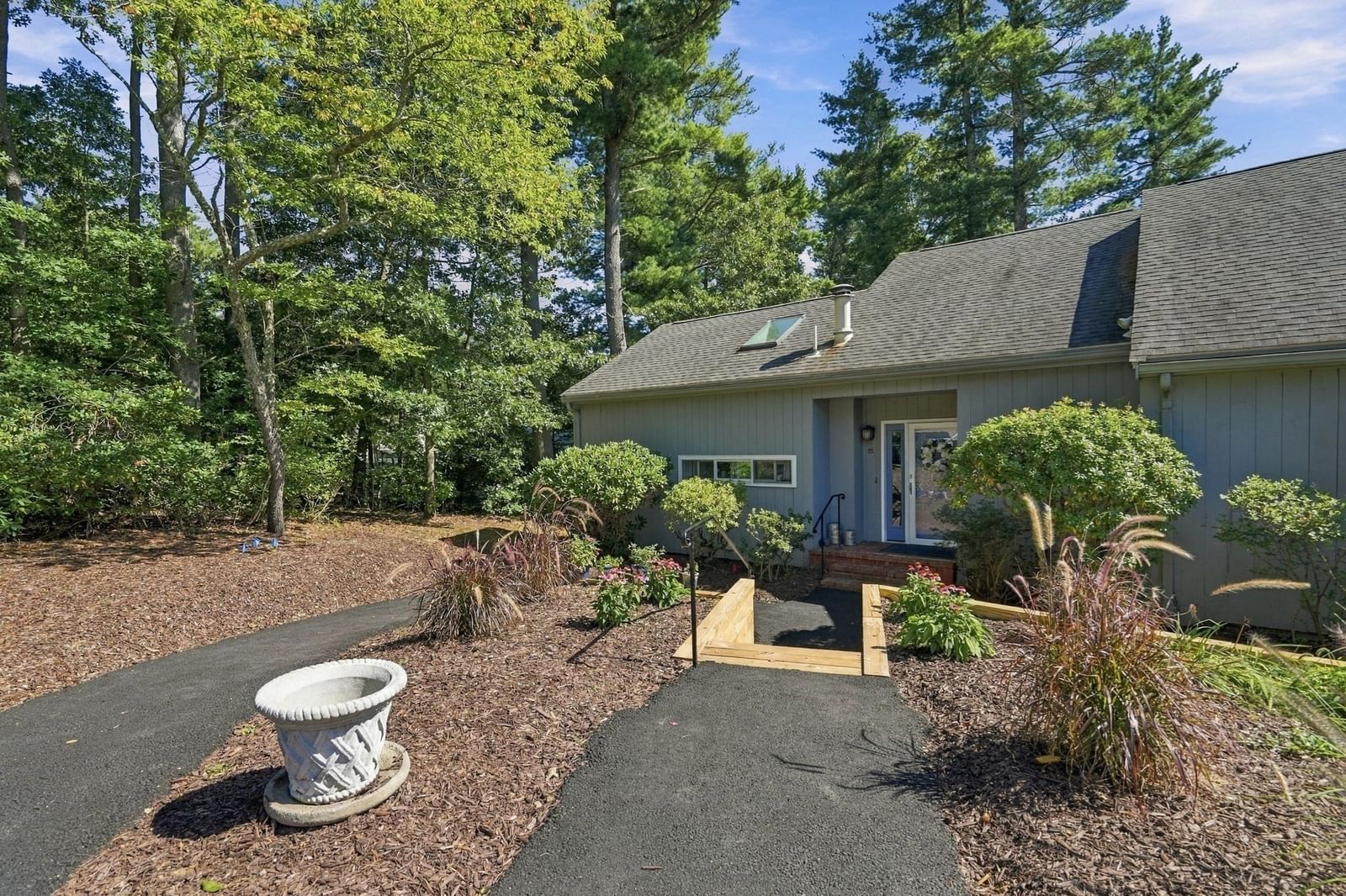 25 Trout Farm Ln #25 Duxbury — Photo 2 of 32