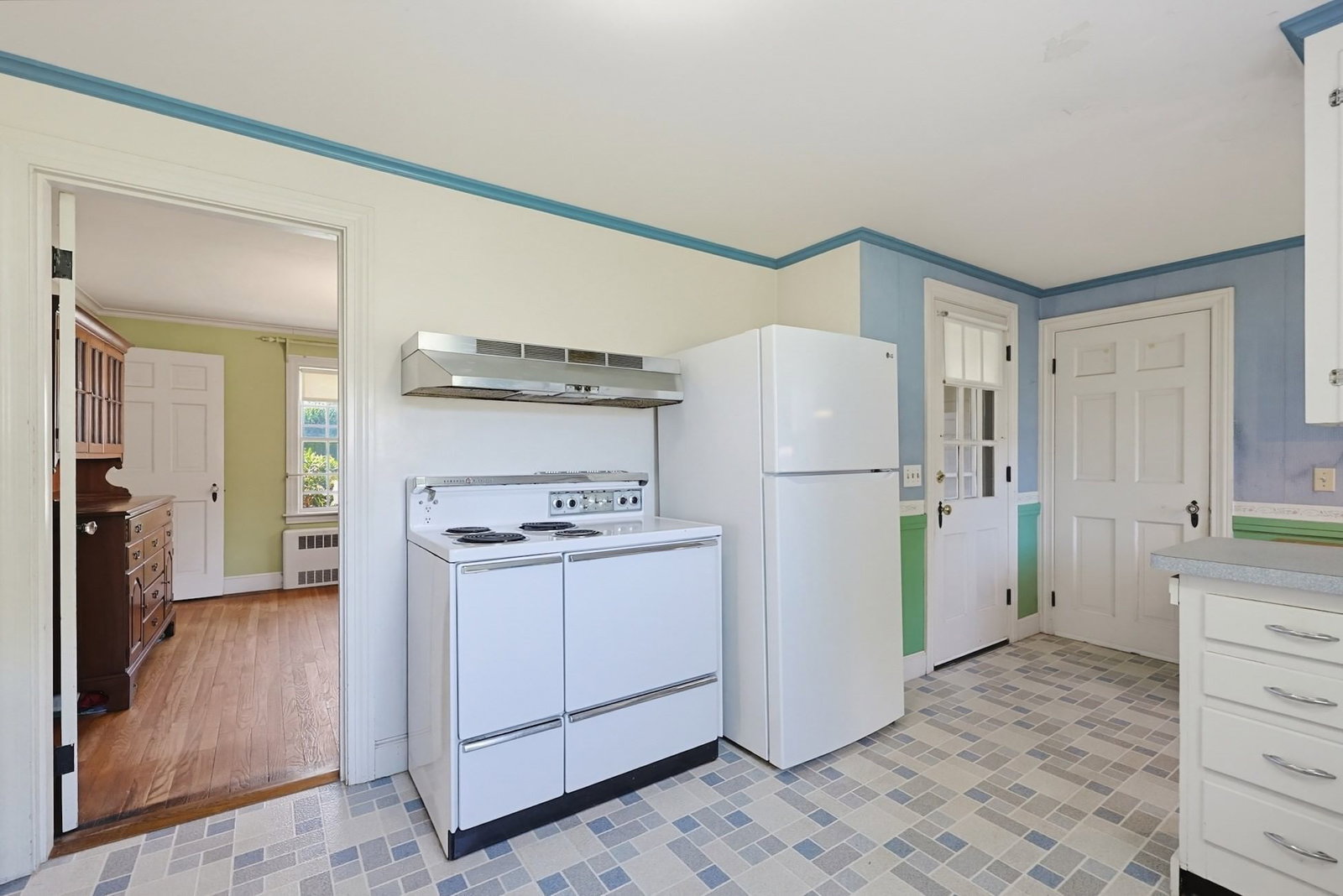 24 Stark Rd Worcester — Photo 6 of 42