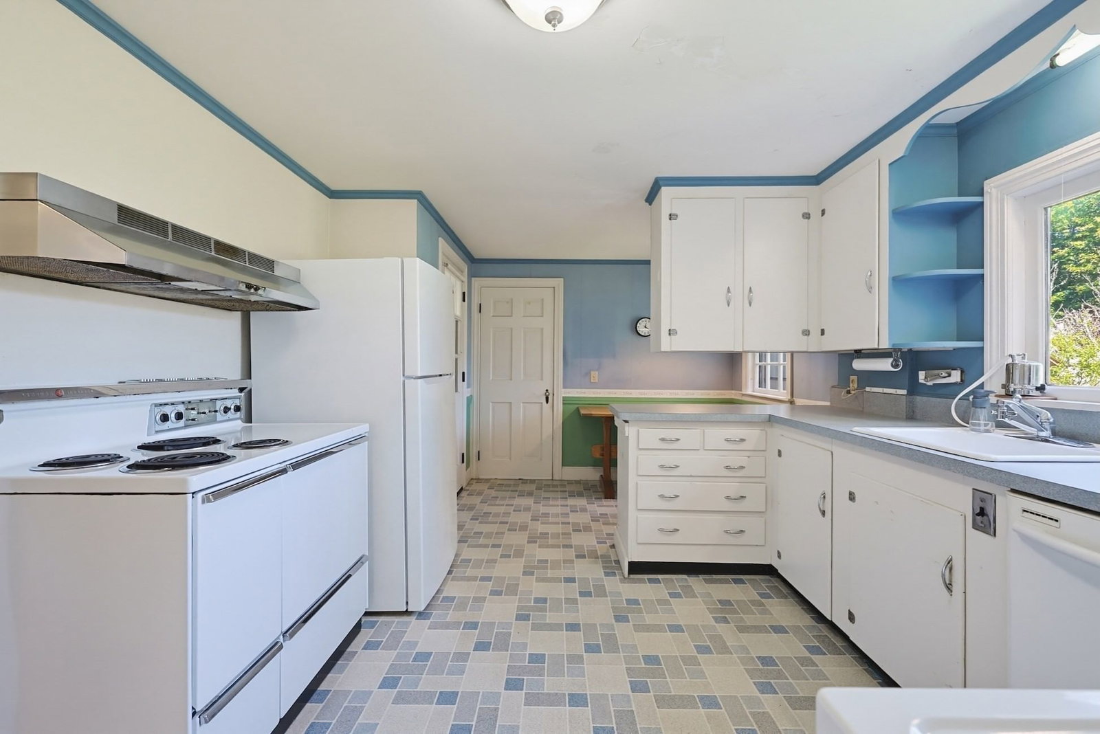24 Stark Rd Worcester — Photo 7 of 42