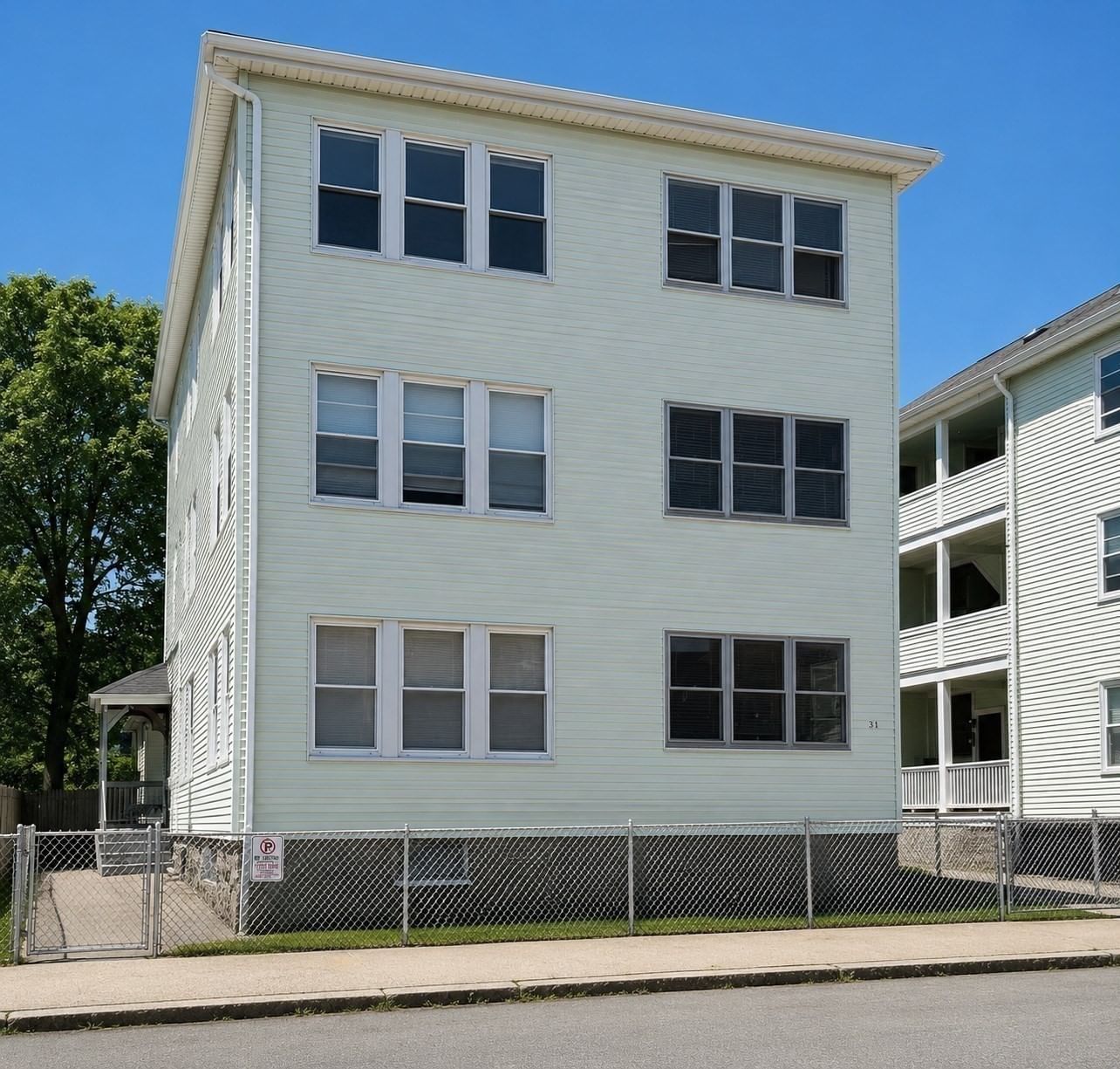31 Granby And 16.5 Caprera Rd Worcester — Photo 5 of 35