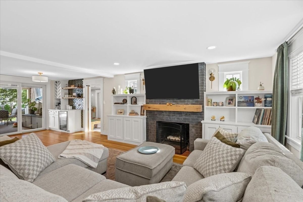 33 Century Rd Weymouth — Photo 4 of 38