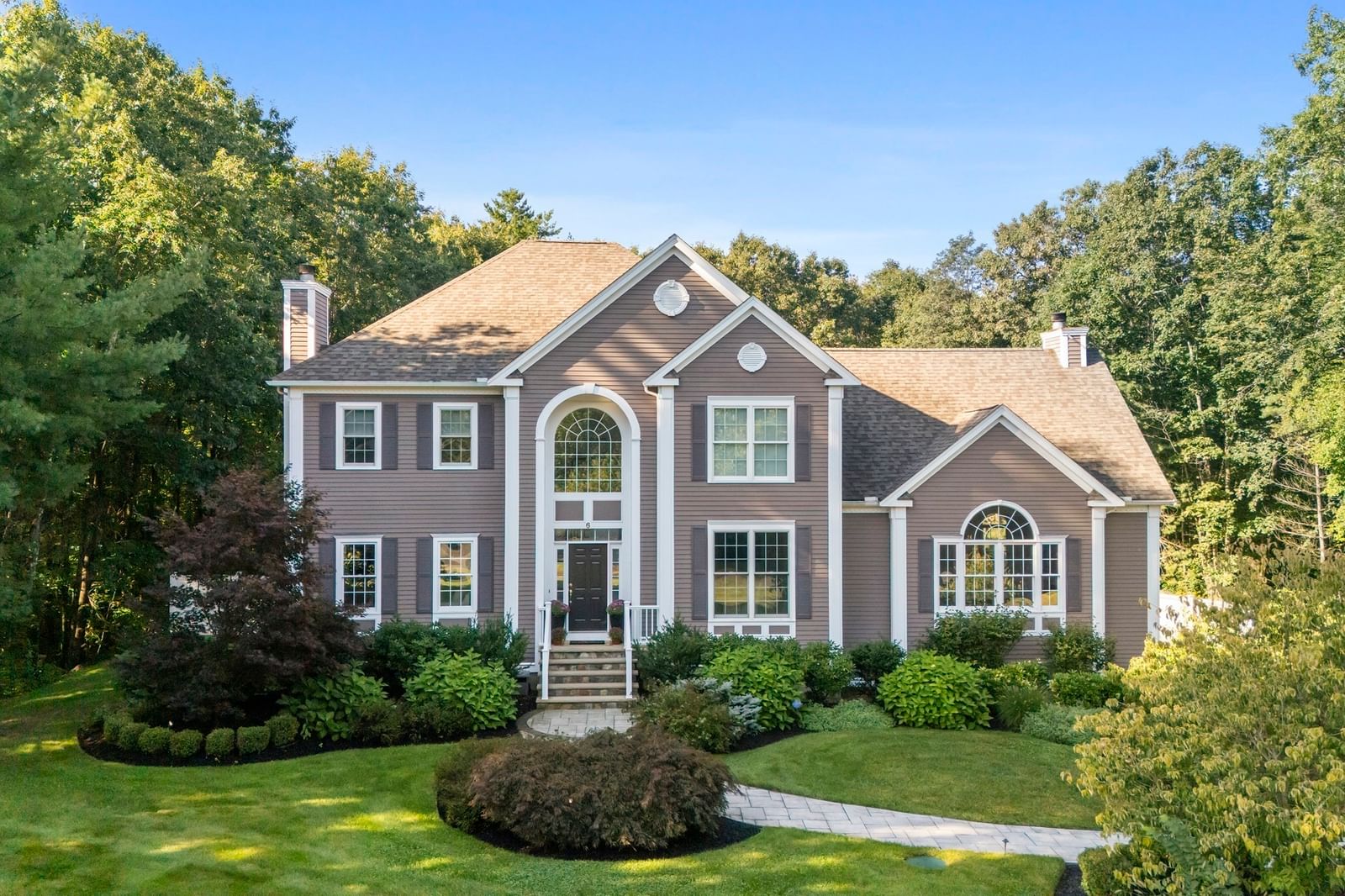 6 Bishop Lane
