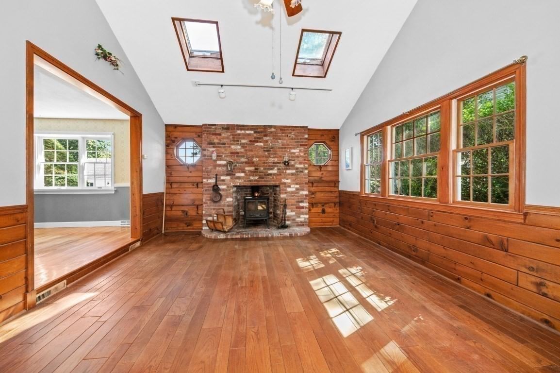 78 Spring View Dr Lynn — Photo 4 of 24
