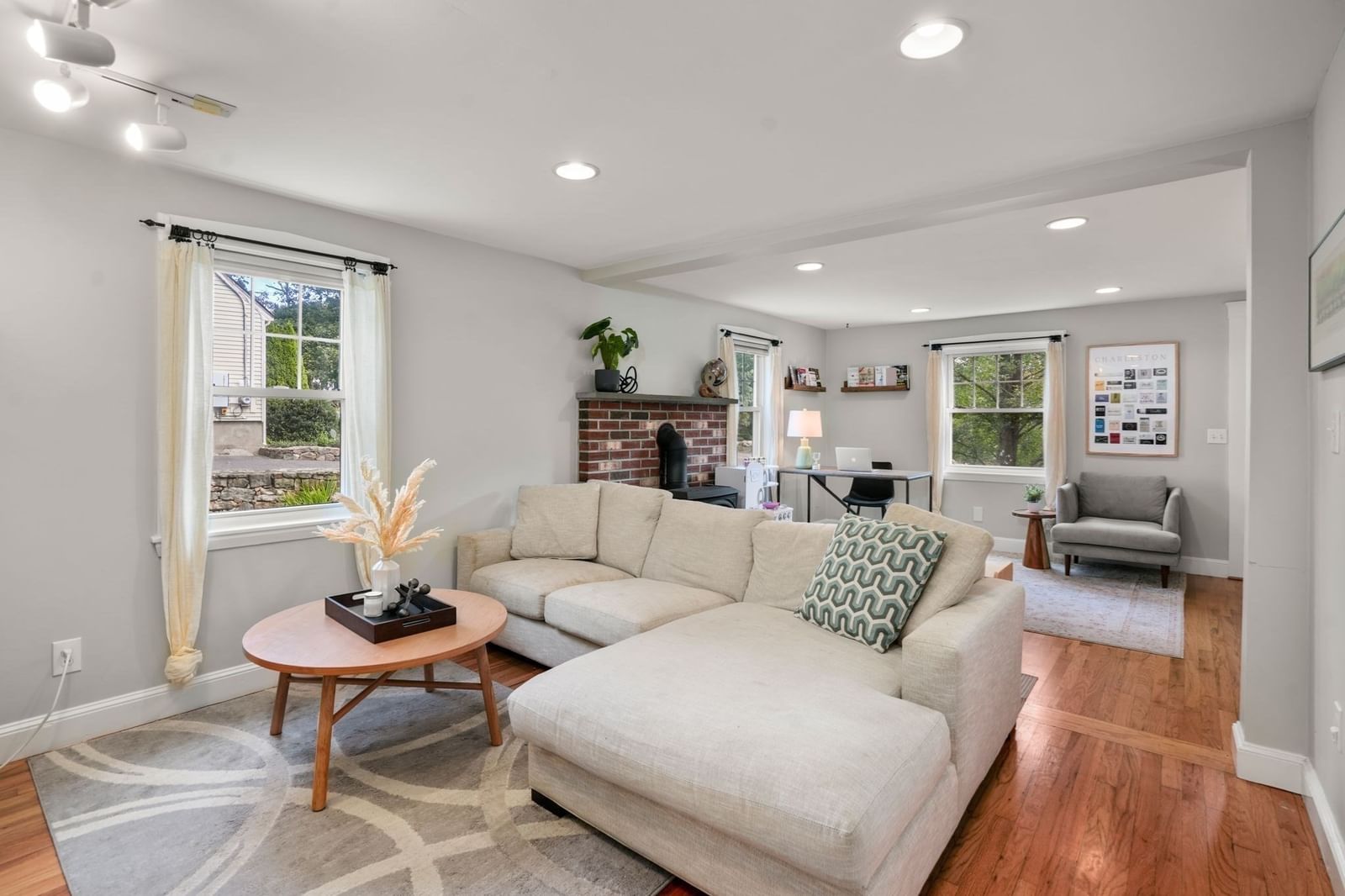 112 Myrtle Street Ashland — Photo 4 of 19