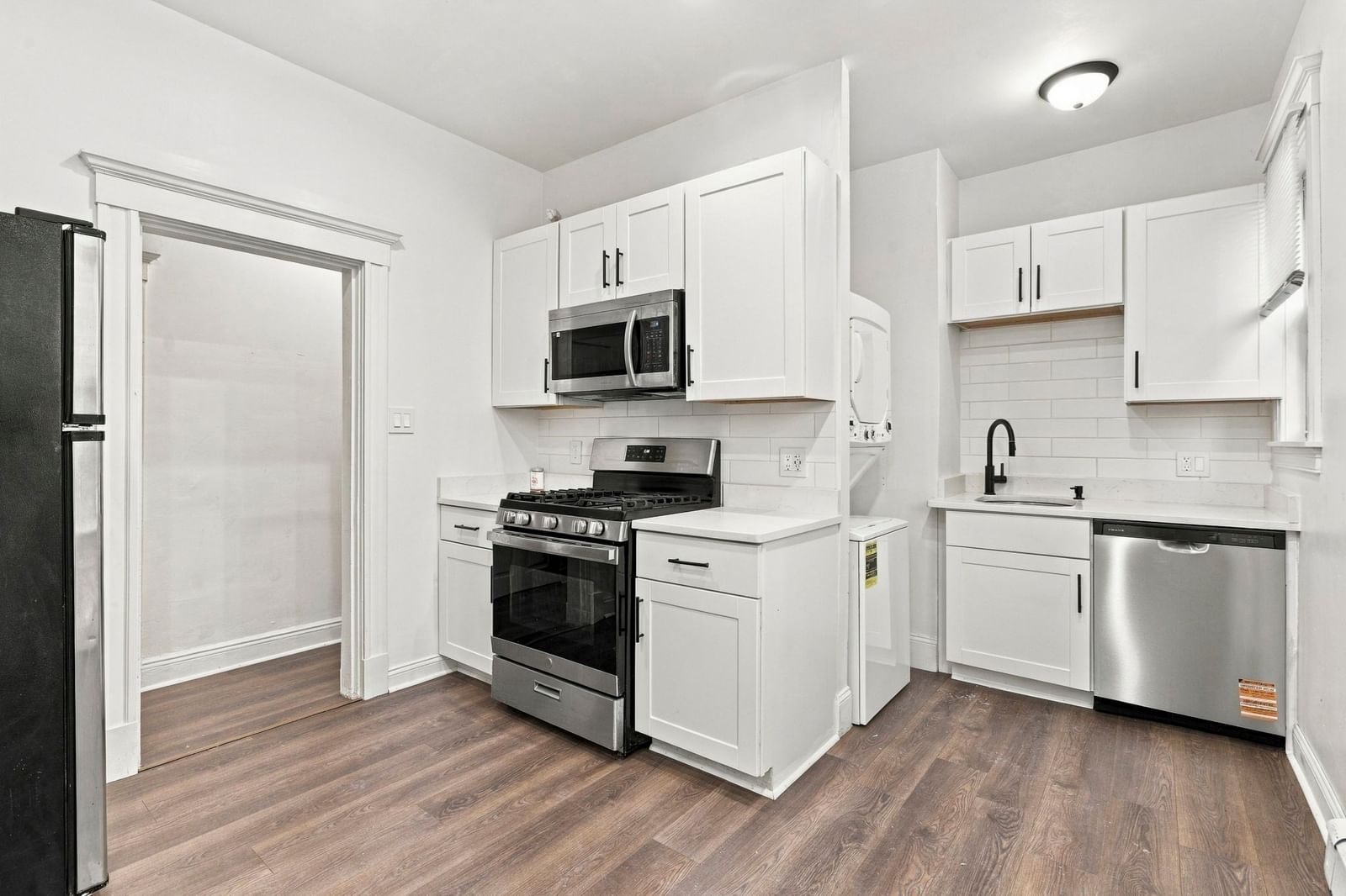 27 Hosmer St #2 Boston — Photo 3 of 20