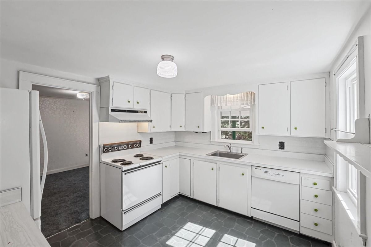 1036 High St Westwood — Photo 15 of 42