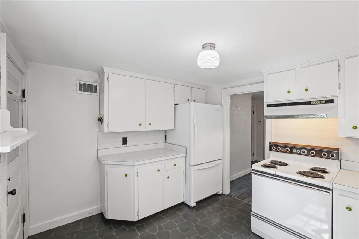 1036 High St Westwood — Photo 17 of 42