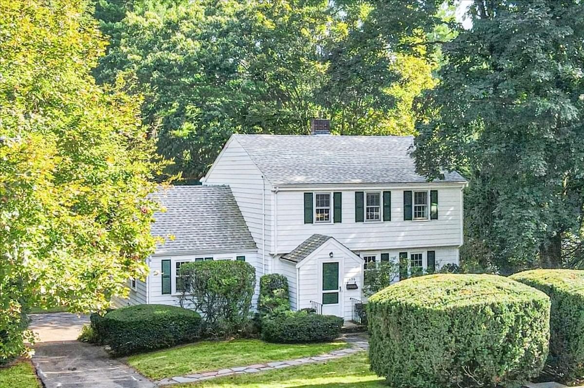 1036 High St Westwood — Photo 4 of 42