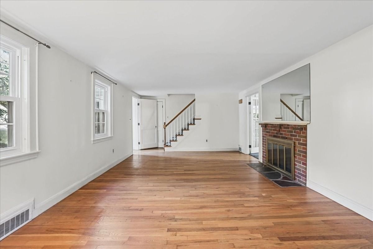 1036 High St Westwood — Photo 7 of 42
