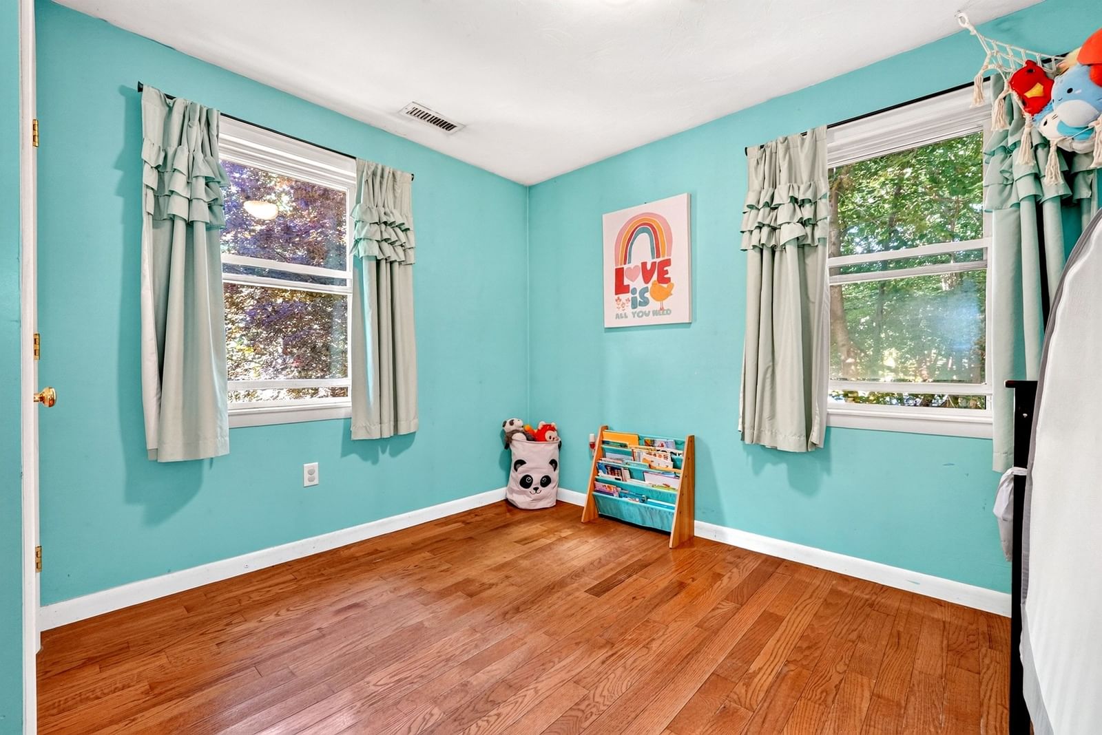 203 Lakeview Ave Tyngsborough — Photo 13 of 38