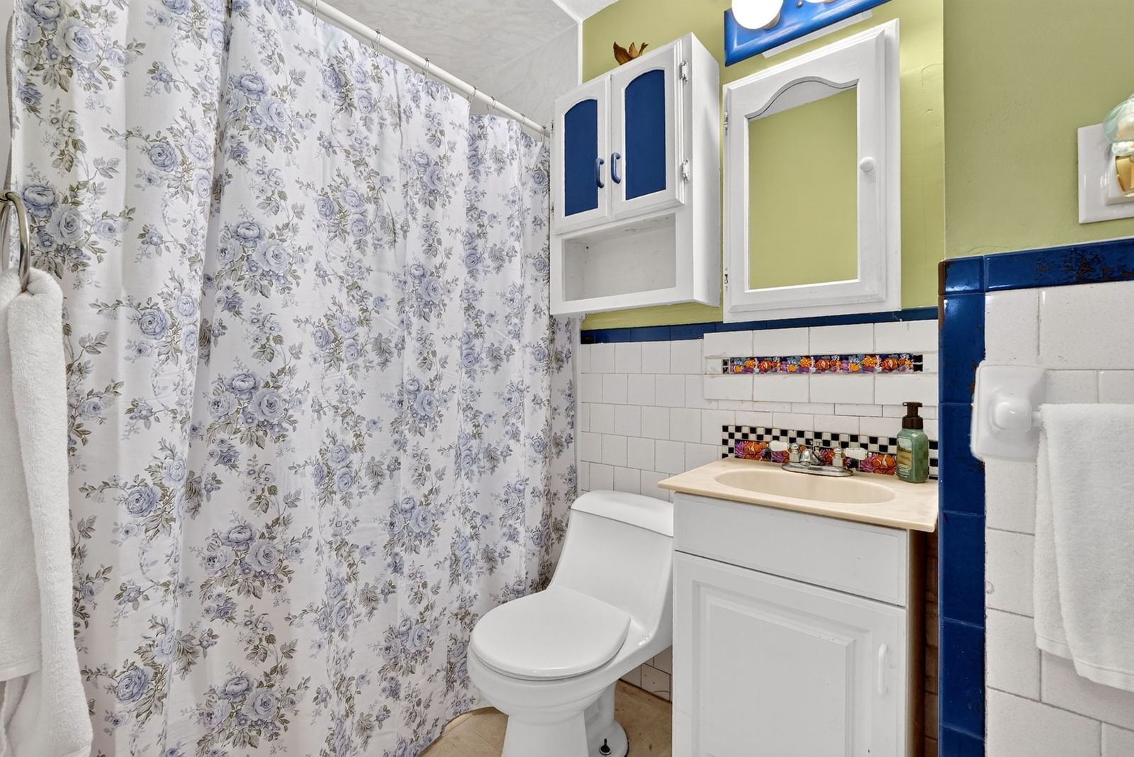 203 Lakeview Ave Tyngsborough — Photo 17 of 38