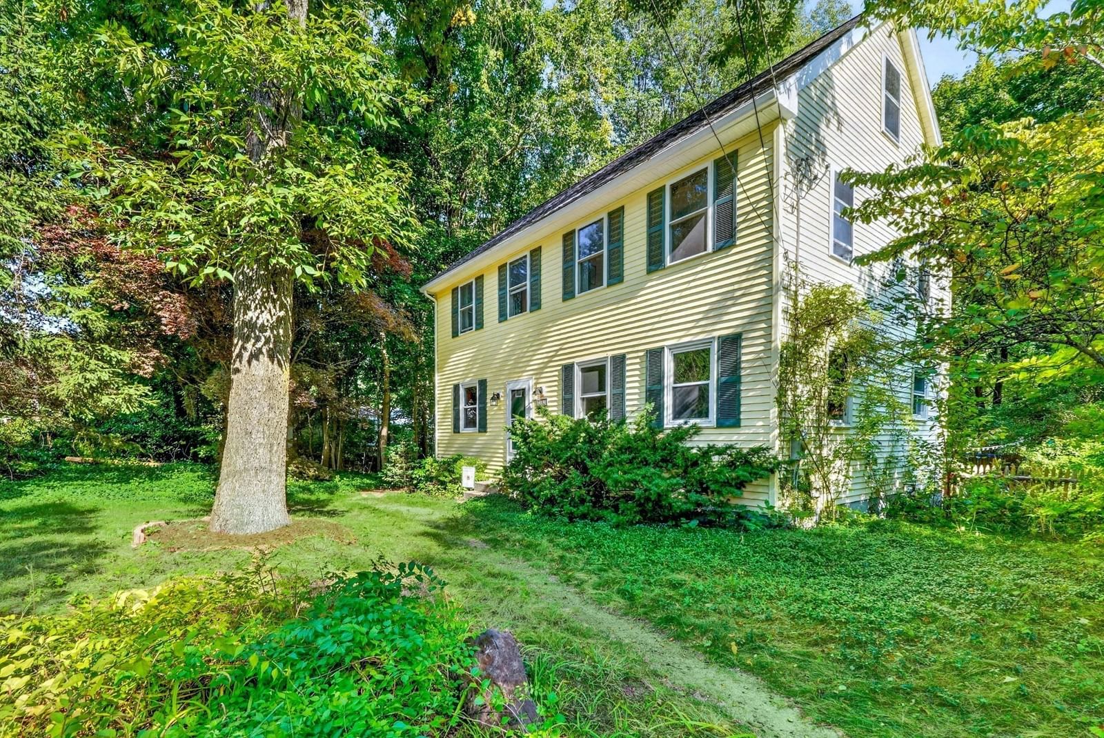 203 Lakeview Ave Tyngsborough — Photo 32 of 38