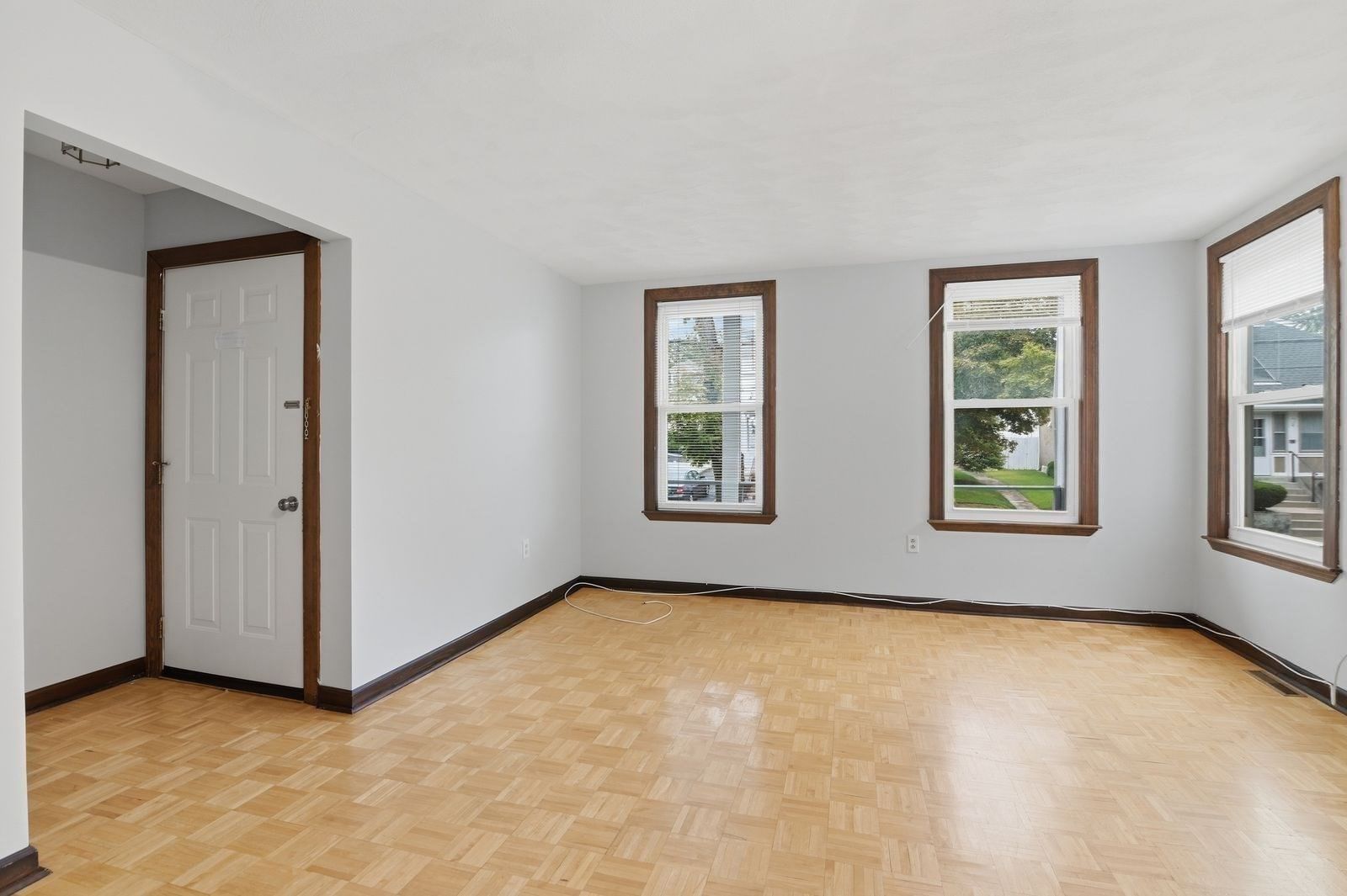 279 Farrington St #1 Quincy — Photo 3 of 37