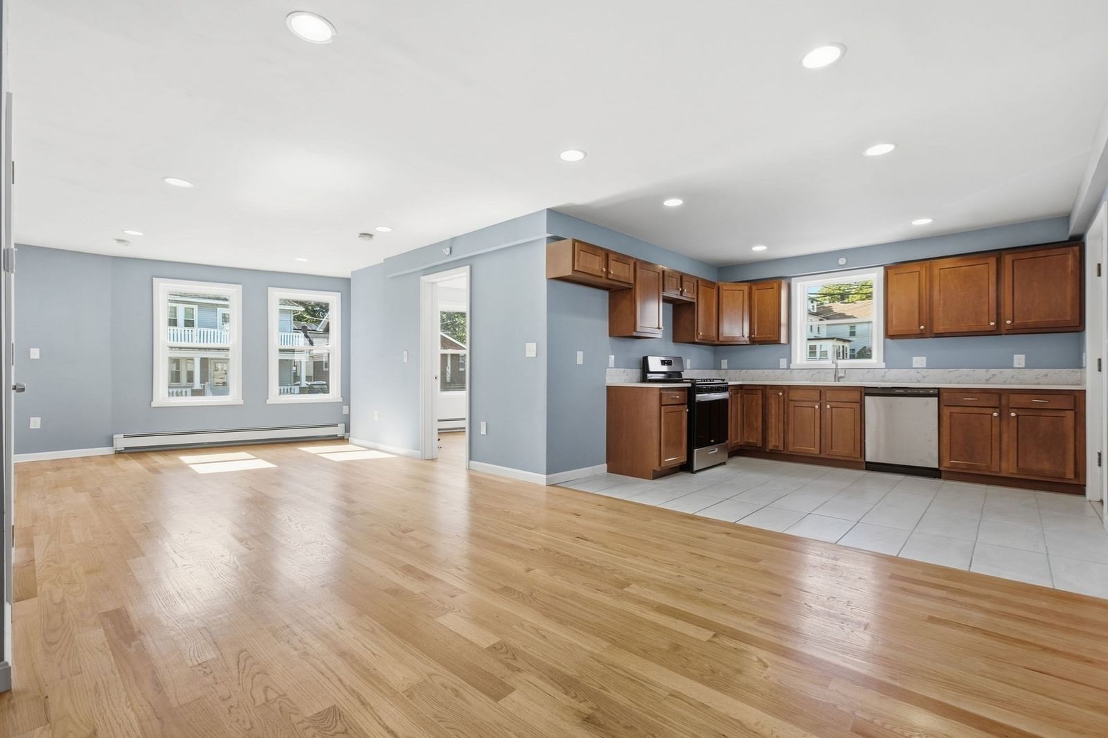 149 Greenfield Road Boston — Photo 2 of 42