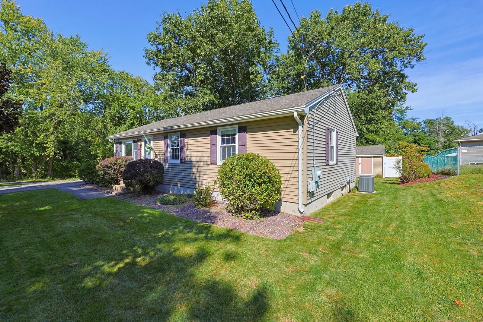 36 Butler St Ludlow — Photo 2 of 42