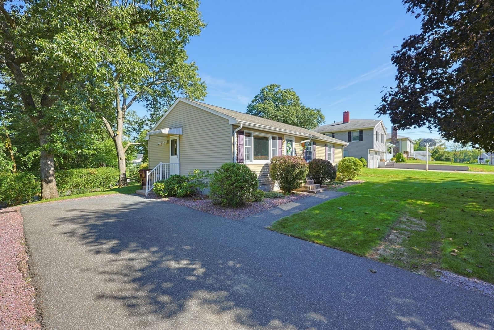 36 Butler St Ludlow — Photo 4 of 42