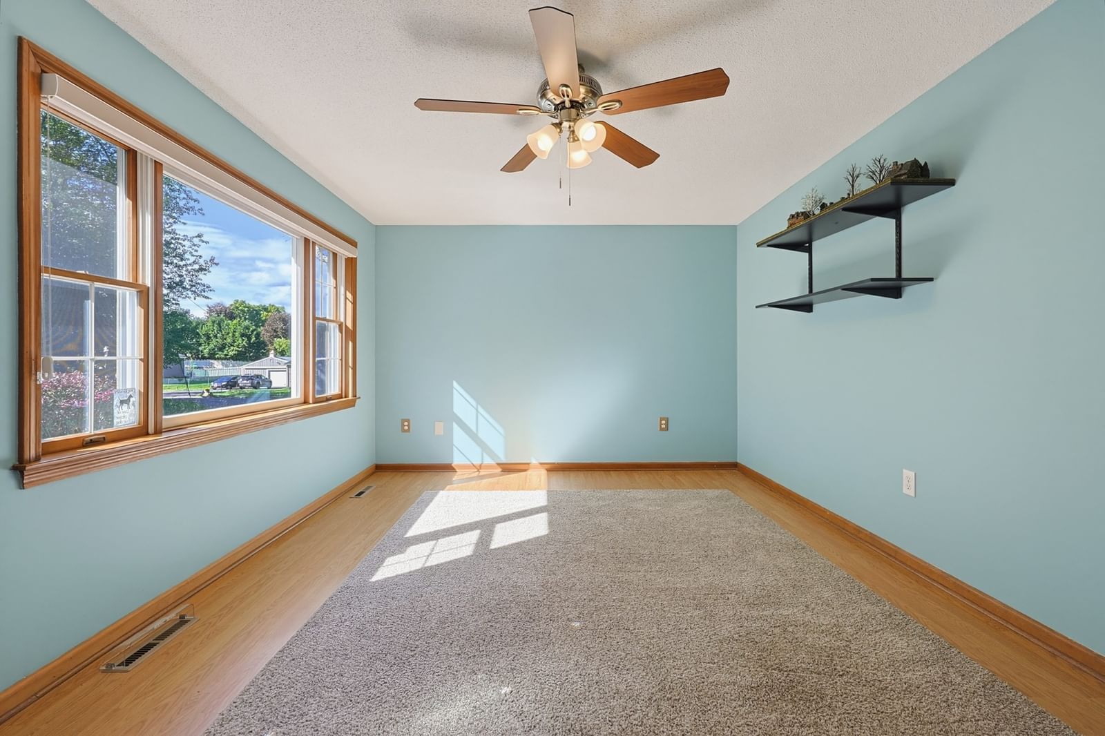 36 Butler St Ludlow — Photo 6 of 42