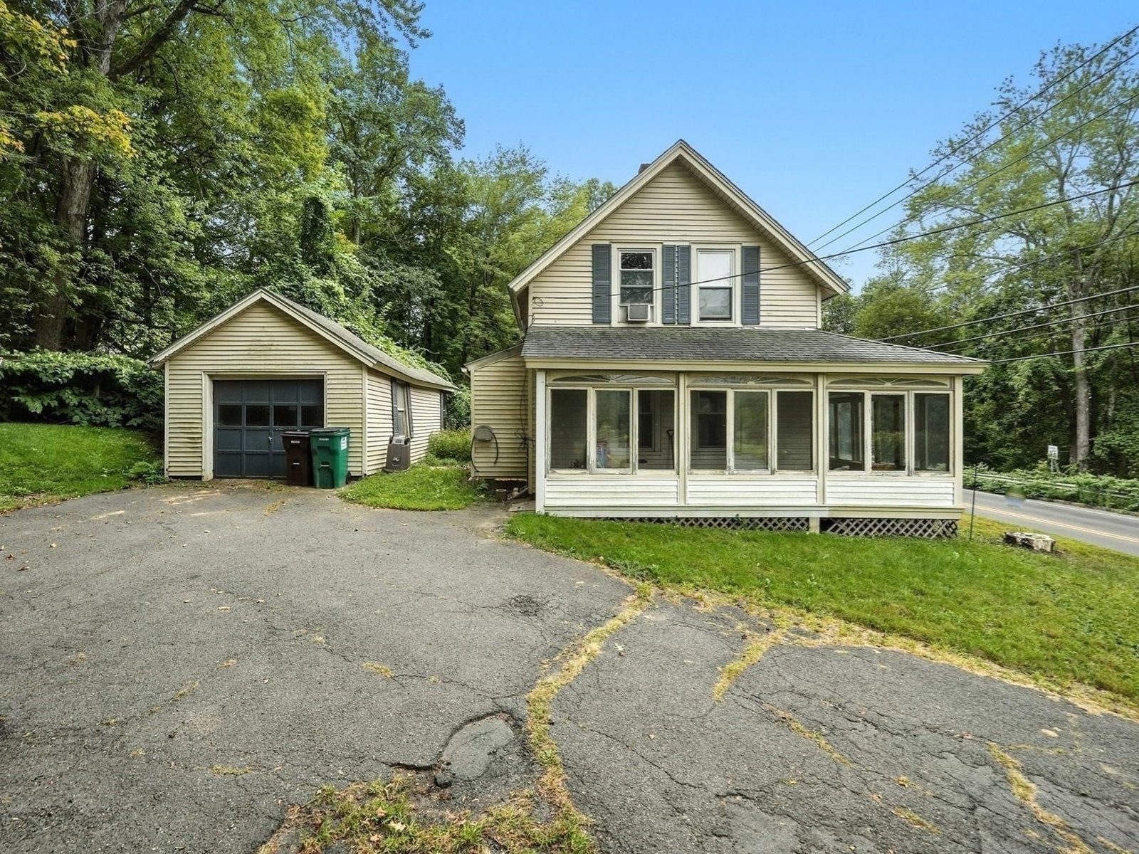 734 Greenfield Rd Deerfield — Photo 2 of 25