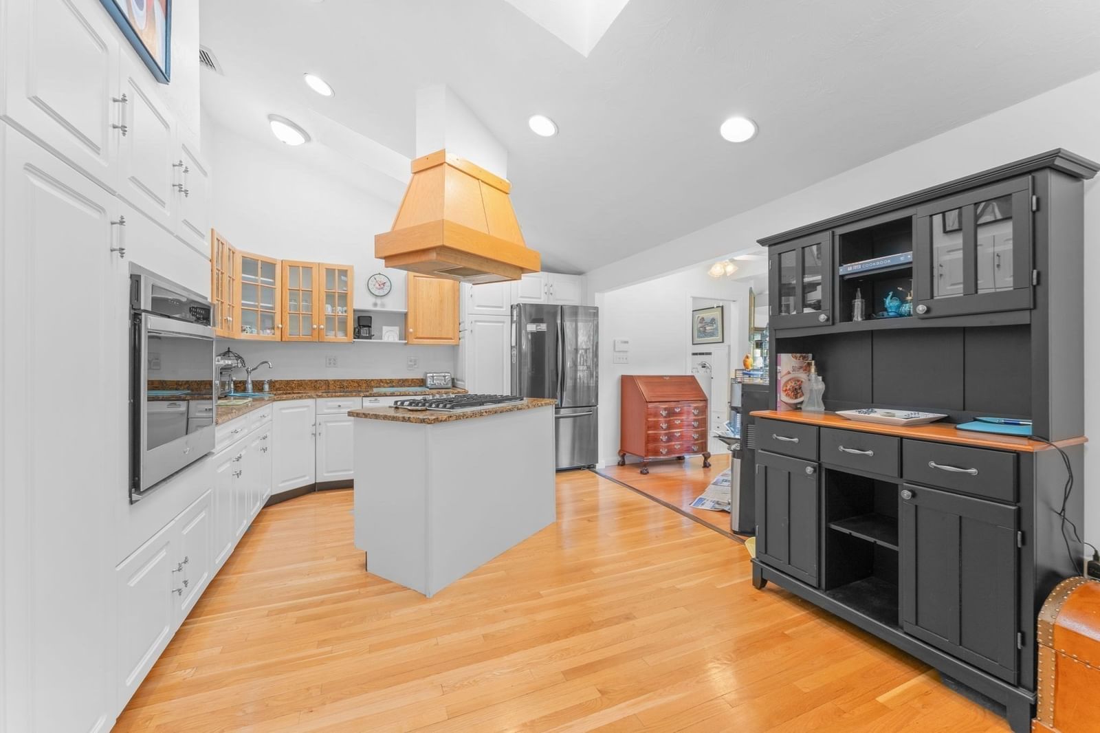860 Washington Street Easton — Photo 6 of 37