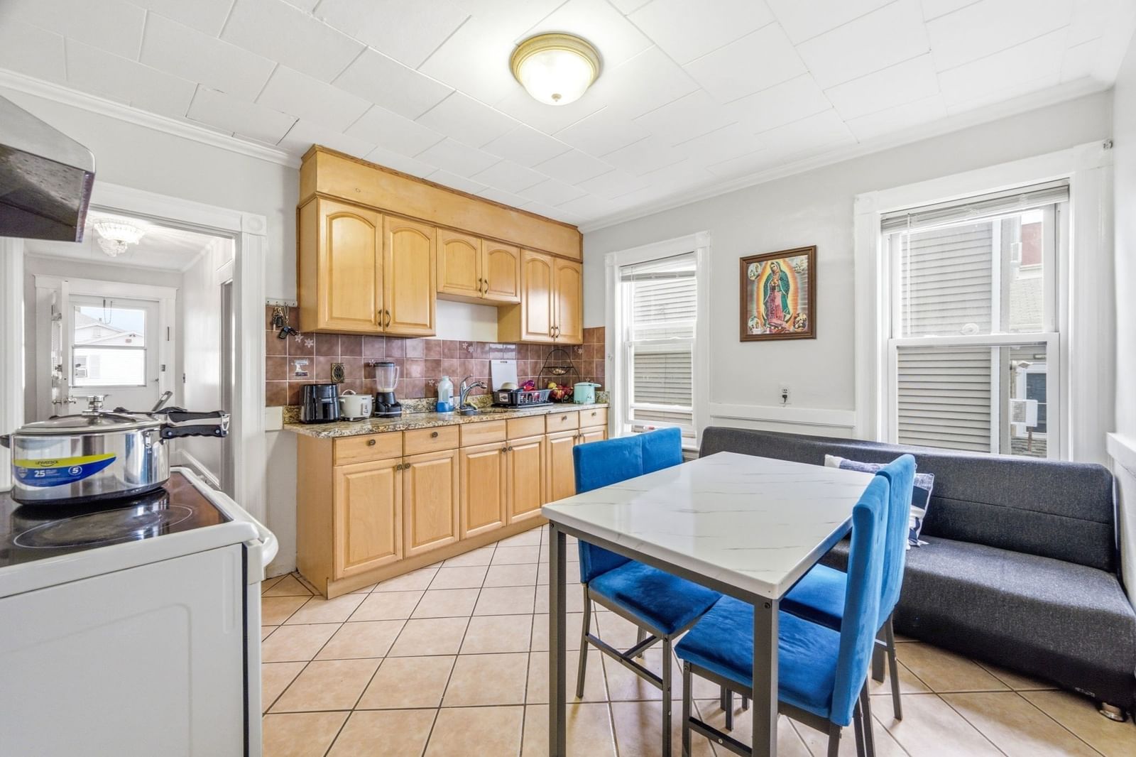 91 Pomona Street Revere — Photo 6 of 42